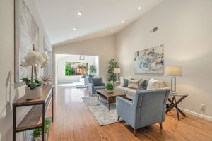 005_903 Furlong Dr