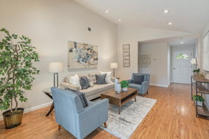 007_903 Furlong Dr