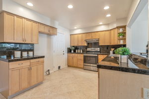 011_903 Furlong Dr