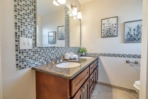 031_903 Furlong Dr