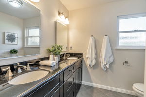 032_903 Furlong Dr
