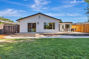 034_903 Furlong Dr