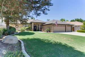 903 Sioux Creek Dr, Bakersfield, CA 93312, USA Photo 2