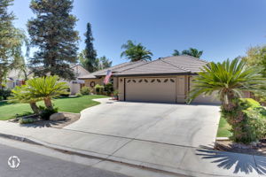 903 Sioux Creek Dr, Bakersfield, CA 93312, USA Photo 3