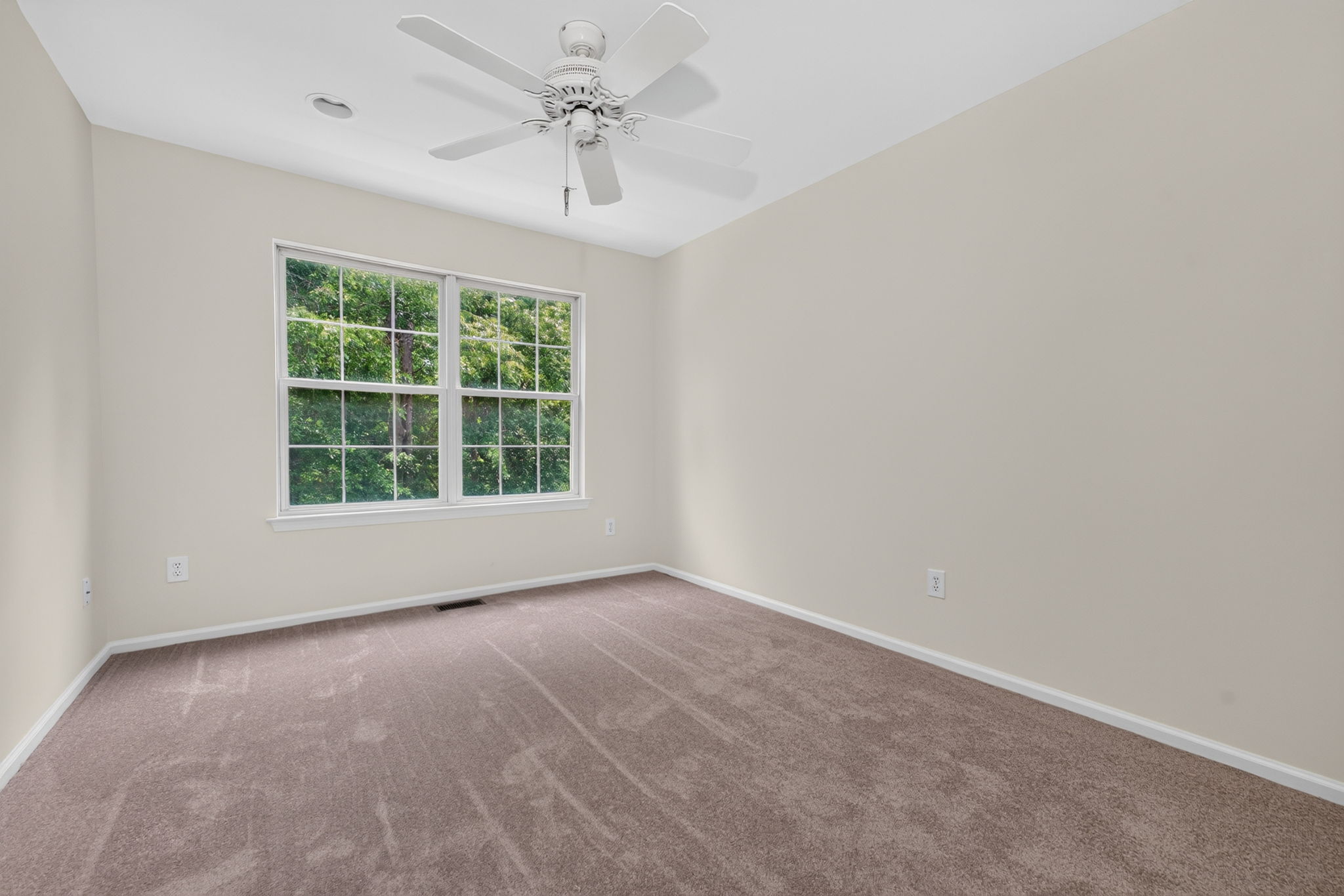 2 Recessed lighting, ceiling fan, double slider closet, NEW CARPETING!