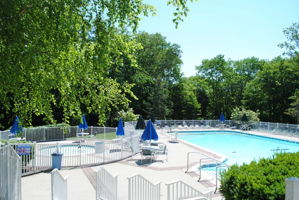 Community Amenities: Clubhouse, Pool, Tennis Courts, Jogging/Biking Path, Playground & Lake Privileges.