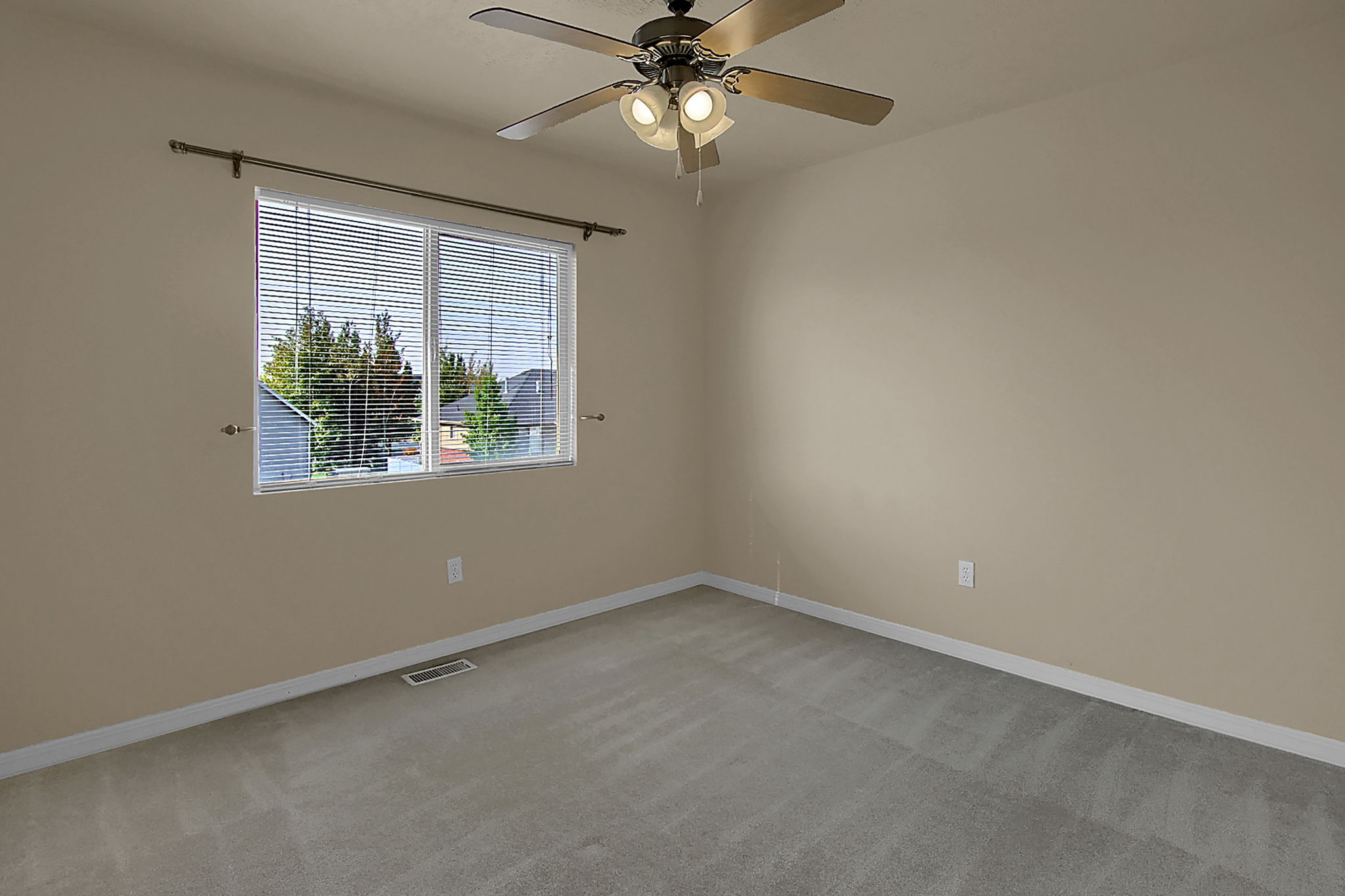  903 W 2010 S, Syracuse, UT 84075, US Photo 16