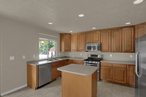  903 W 2010 S, Syracuse, UT 84075, US Photo 7