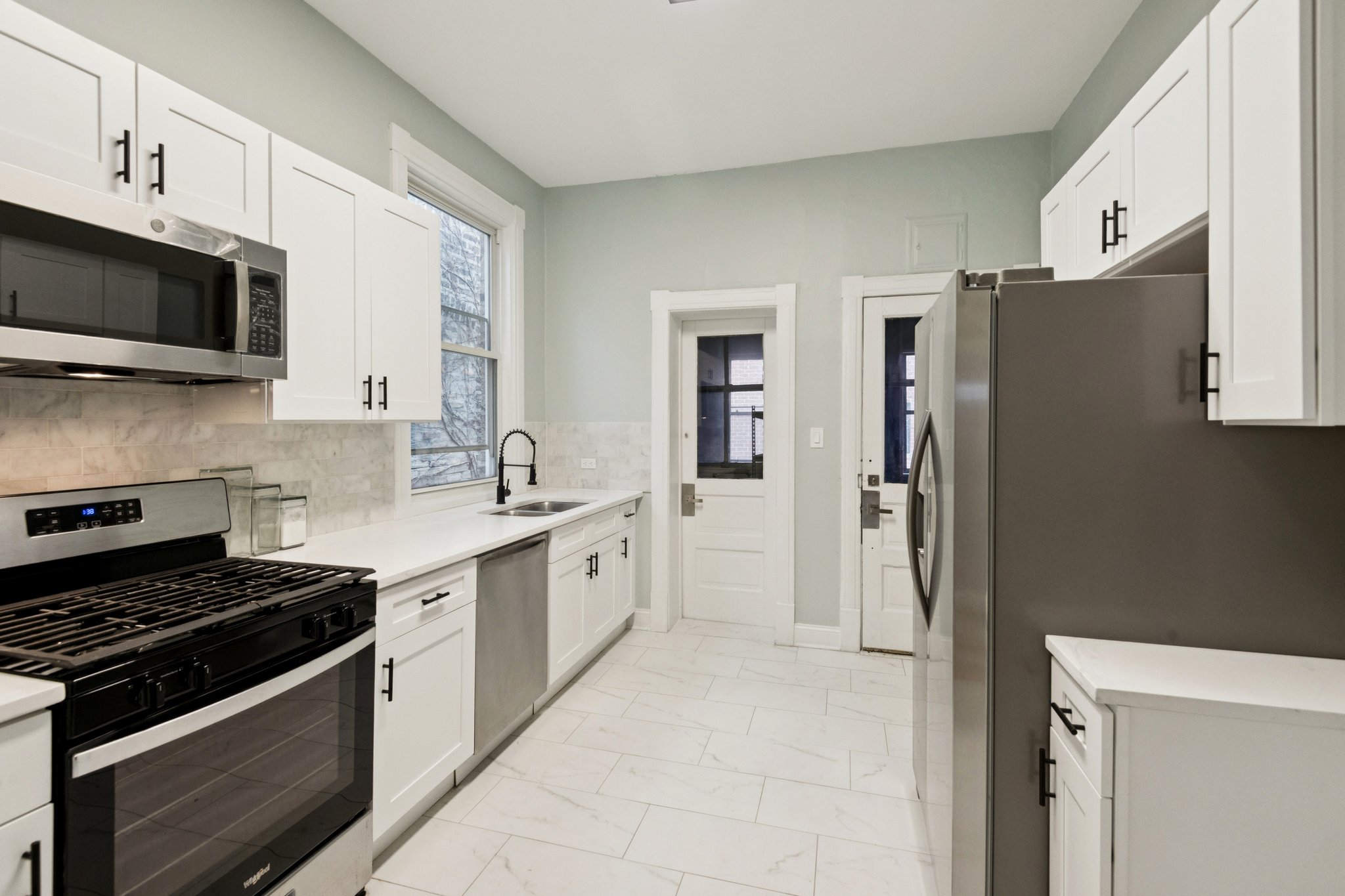 903 W Addison St_020.jpg