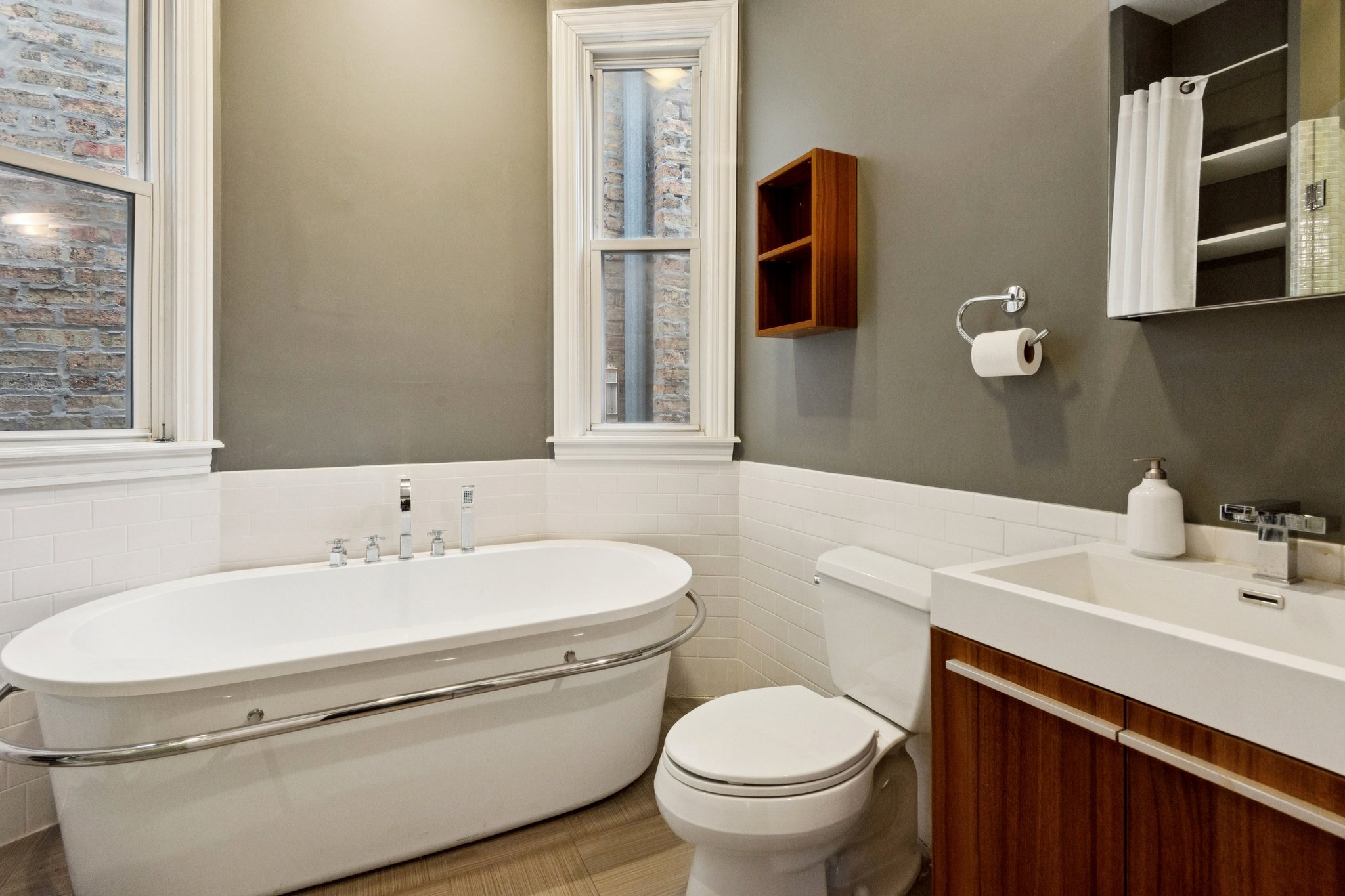 903 W Addison St_024.jpg