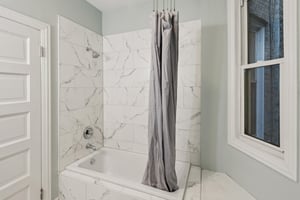 903 W Addison St_007.jpg