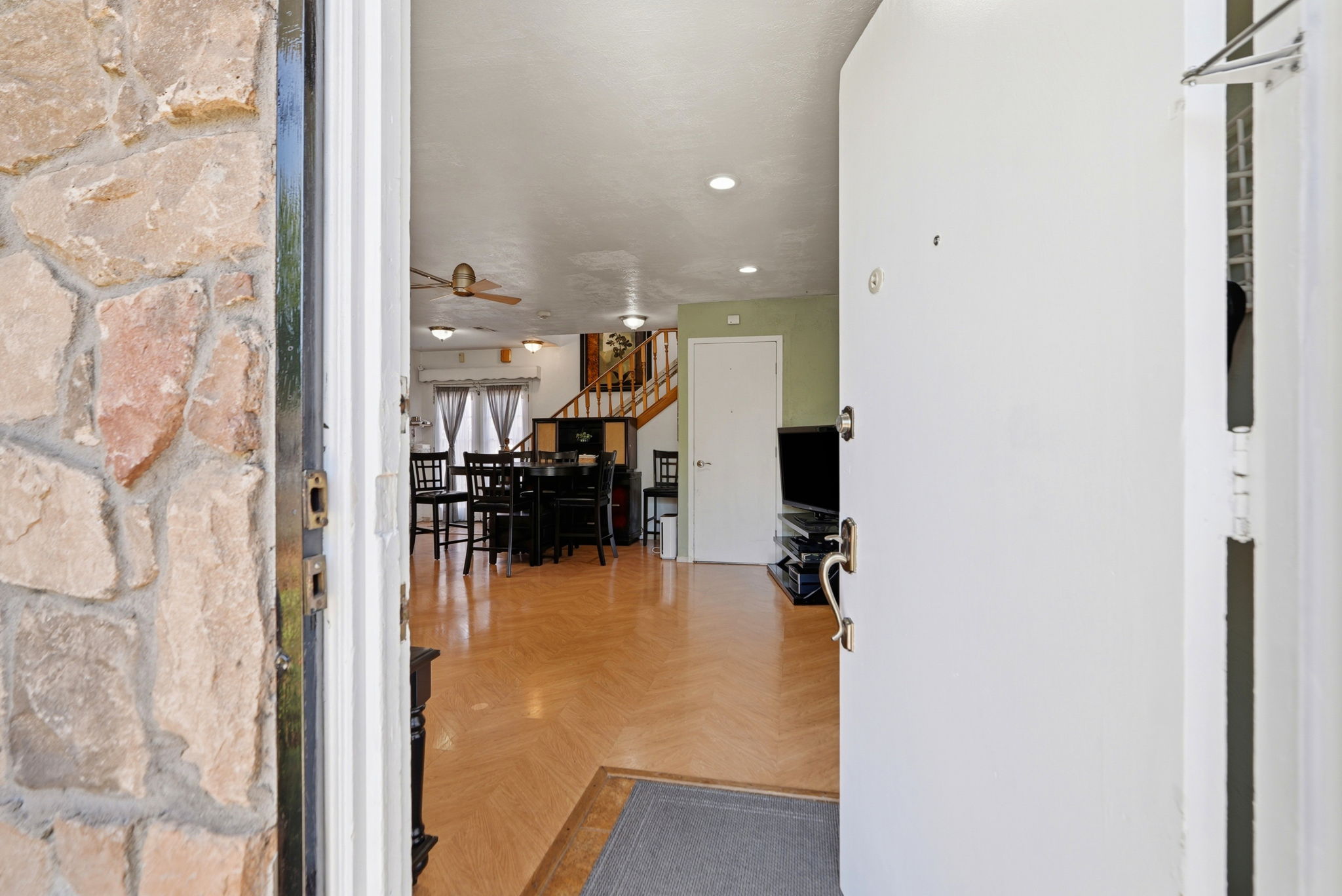 006_F8_9034 Birch St