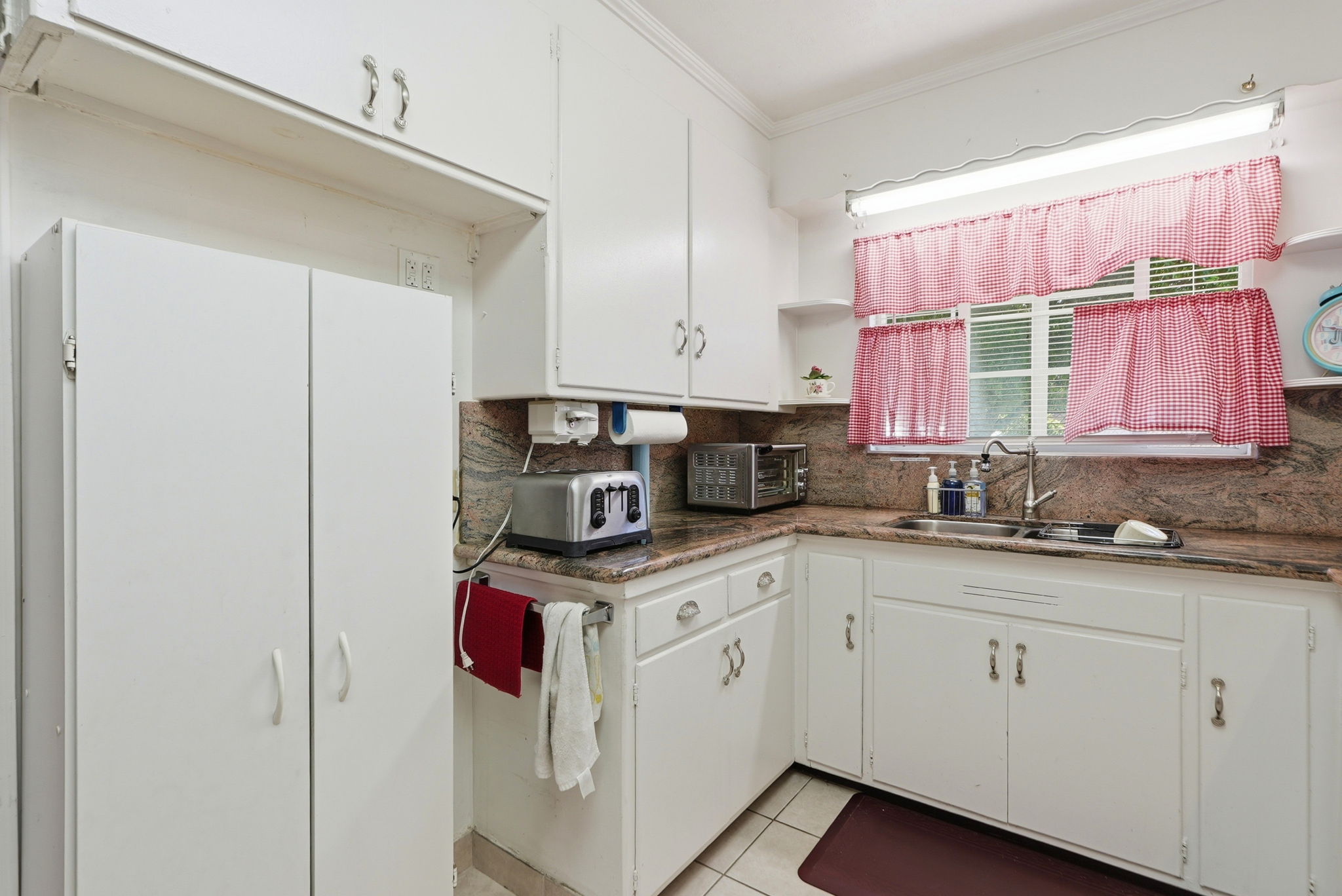 016_F8_9034 Birch St