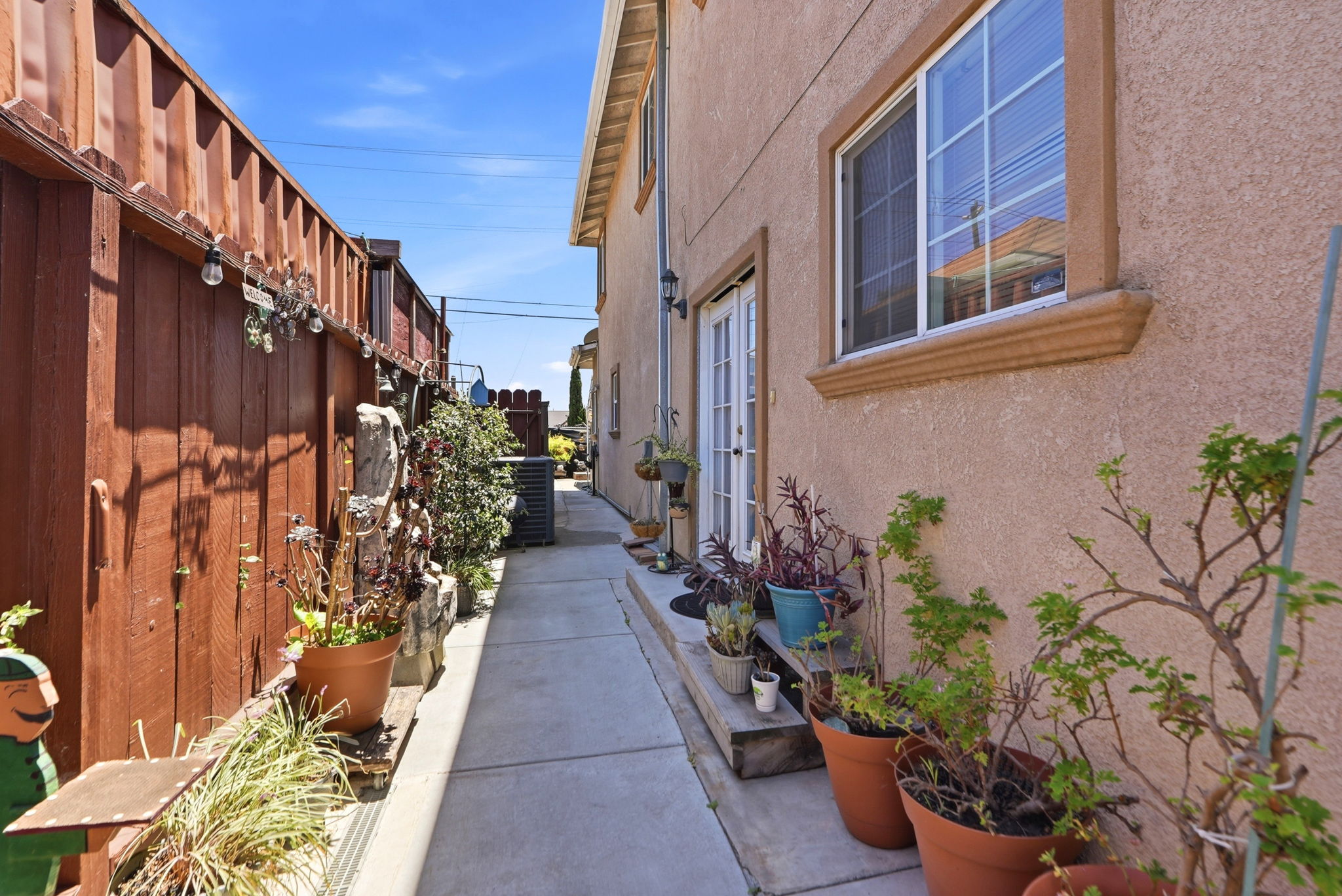 042_F8_9034 Birch St