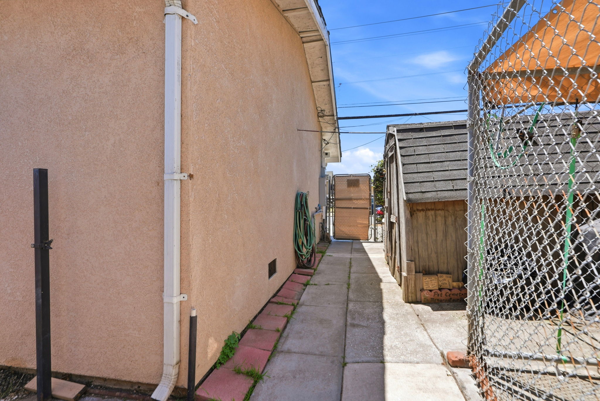 044_F8_9034 Birch St