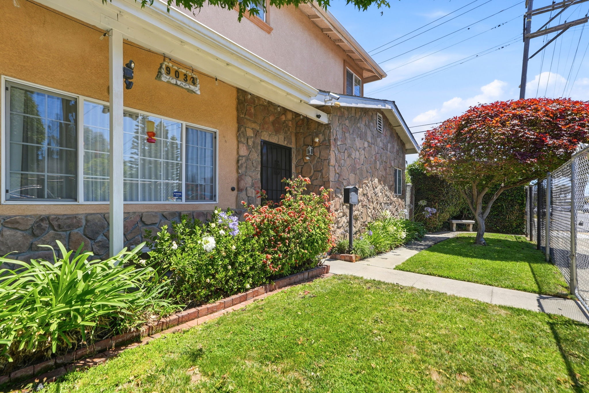 052_F8_9034 Birch St