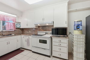 015_F8_9034 Birch St
