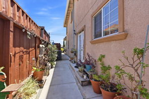 042_F8_9034 Birch St