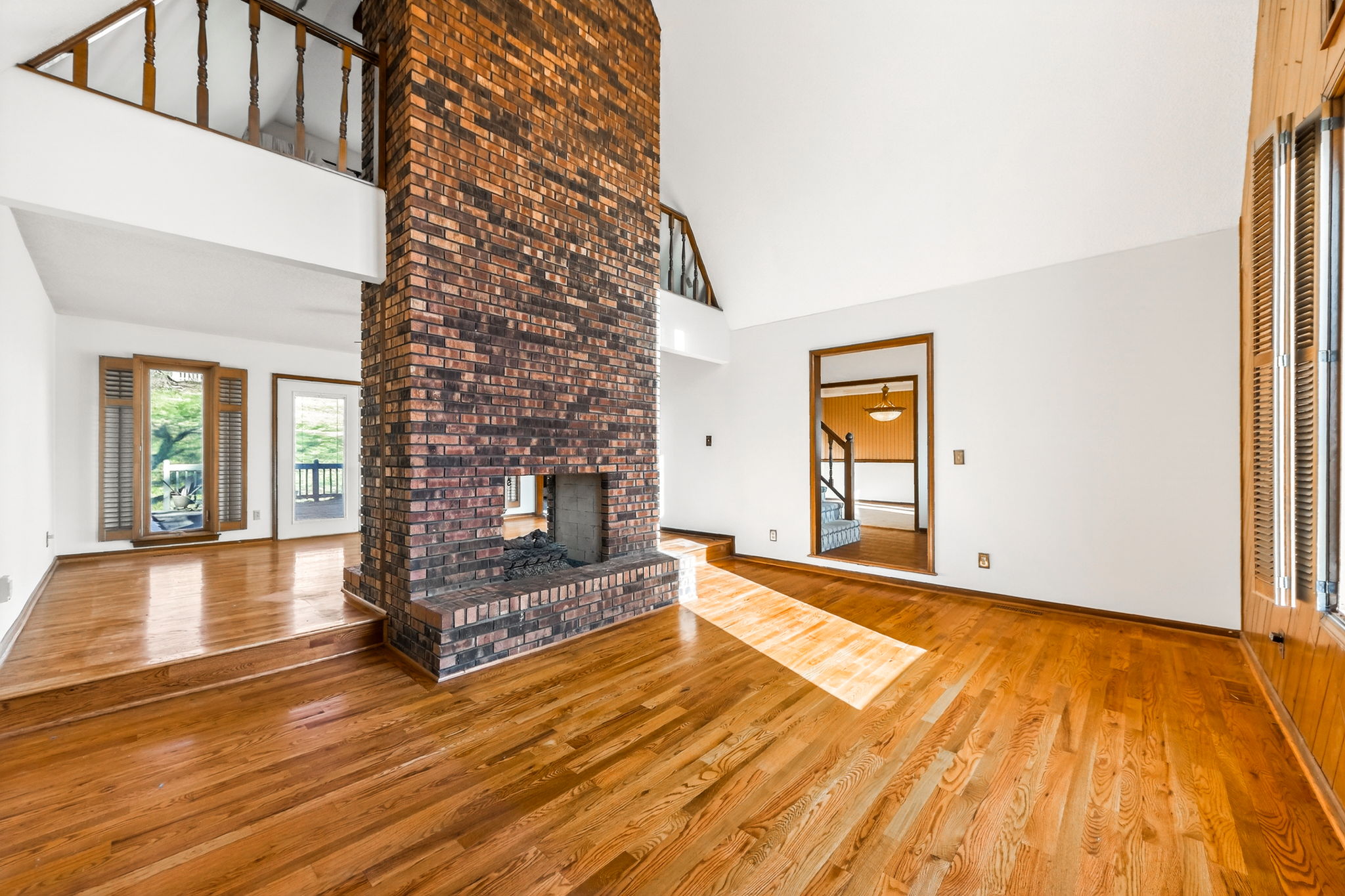 904 Blueberry Ln-016