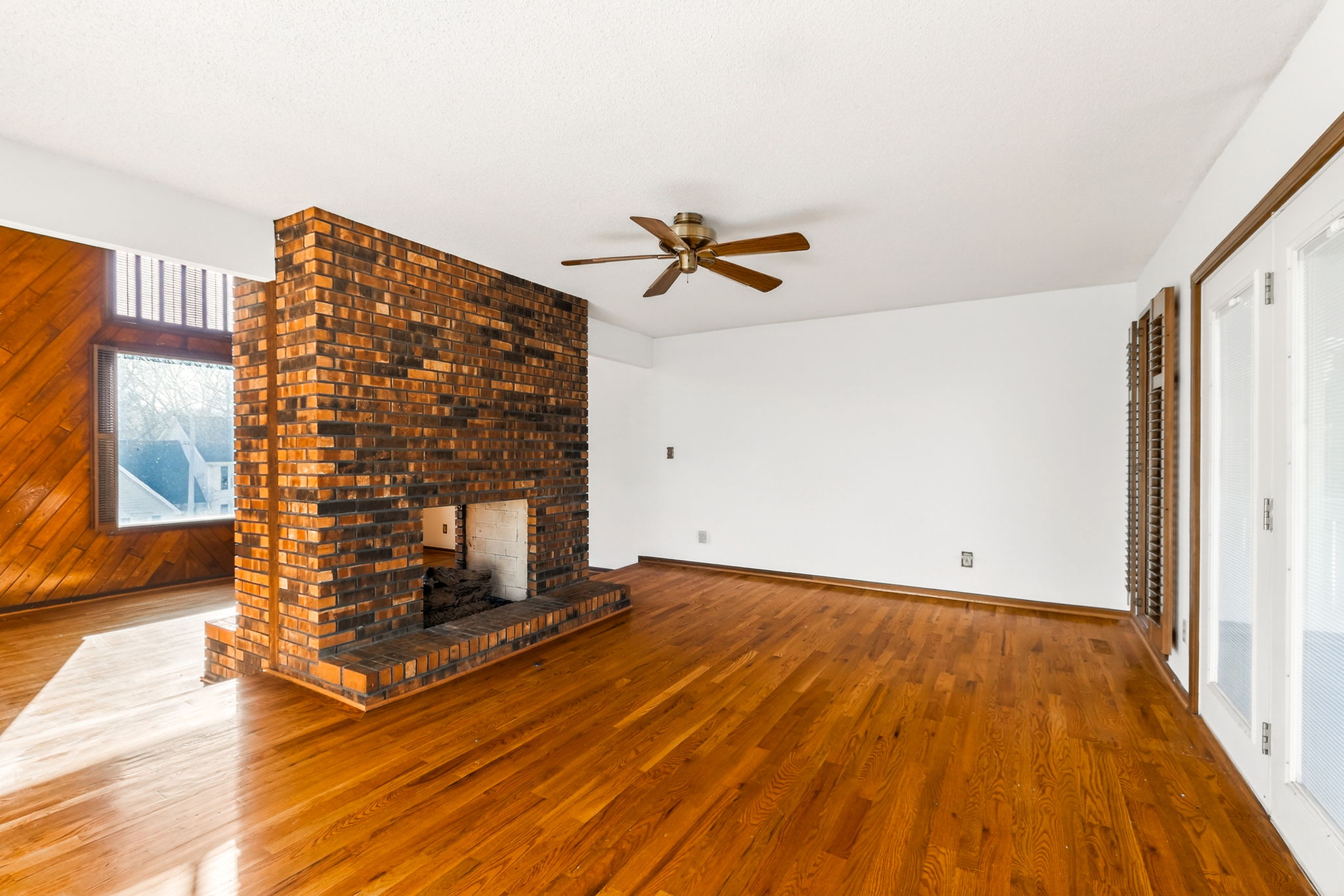 904 Blueberry Ln-018