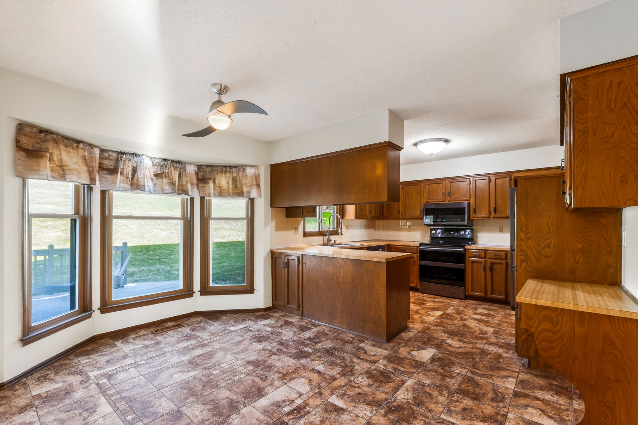 904 Blueberry Ln-019