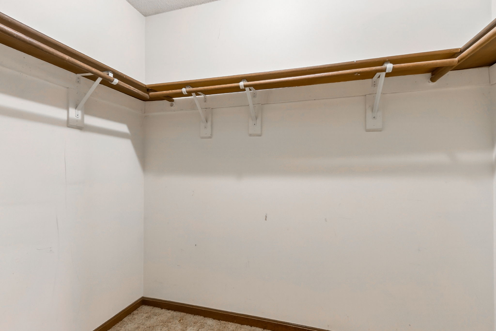 904 Blueberry Ln-028