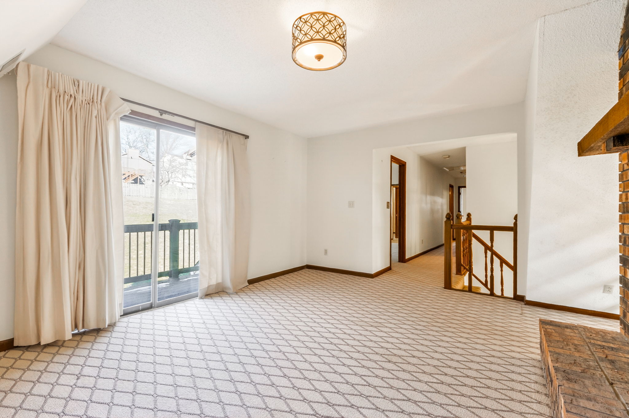 904 Blueberry Ln-035