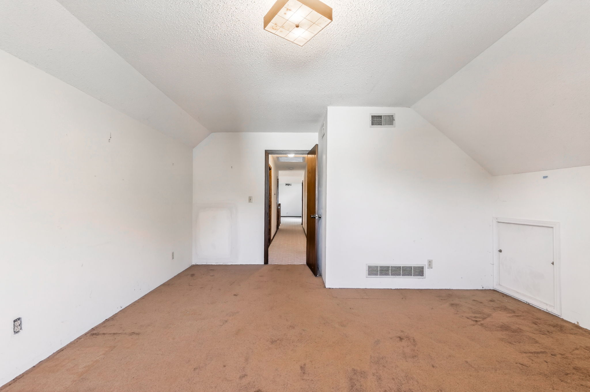 904 Blueberry Ln-045