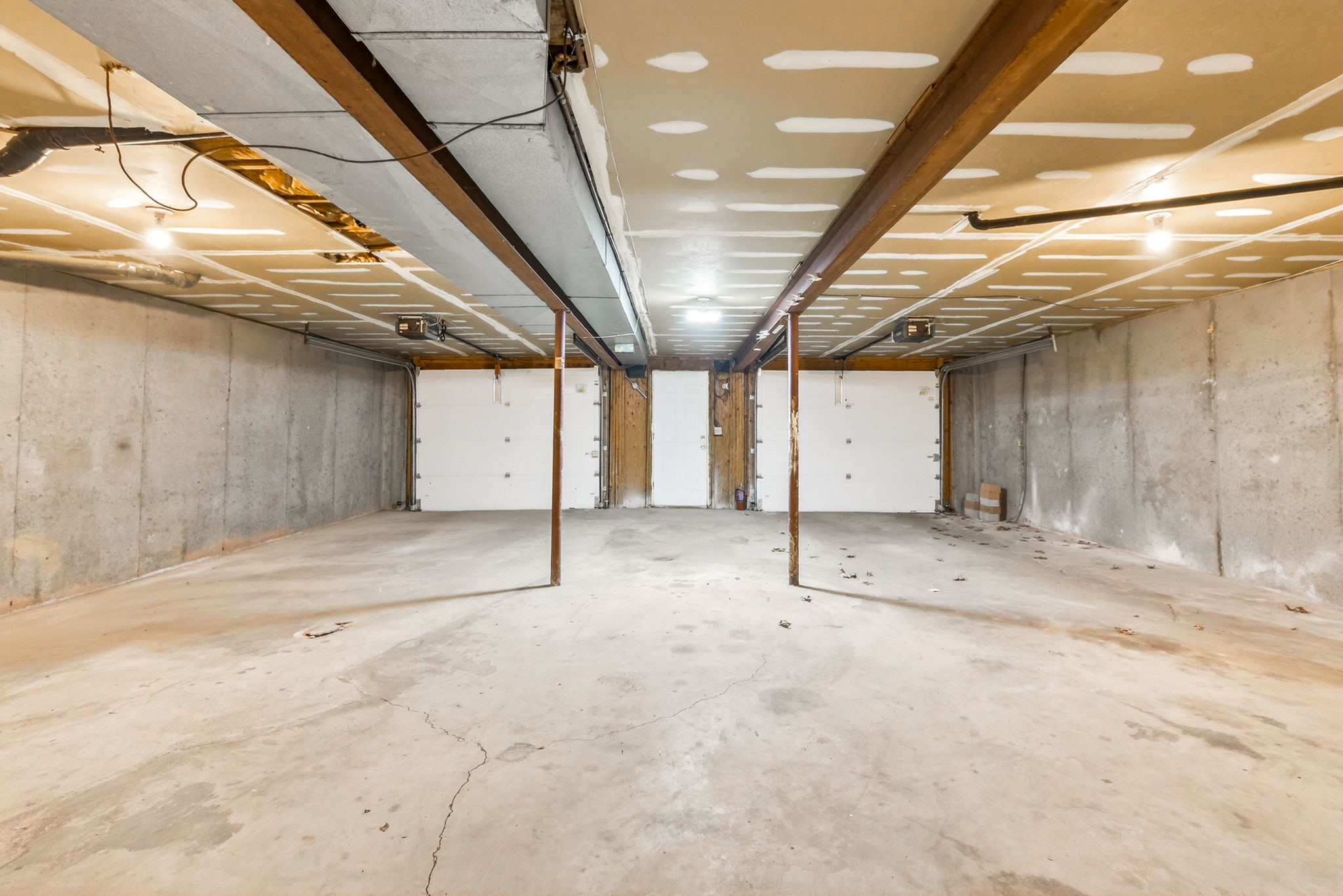 904 Blueberry Ln-048