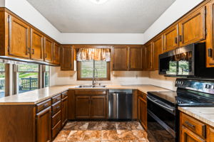 904 Blueberry Ln-022