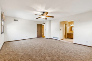 904 Blueberry Ln-025