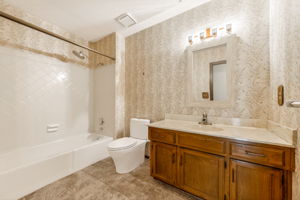 904 Blueberry Ln-032