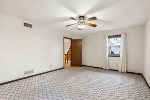 904 Blueberry Ln-037