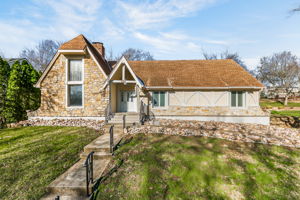 904 Blueberry Ln-001