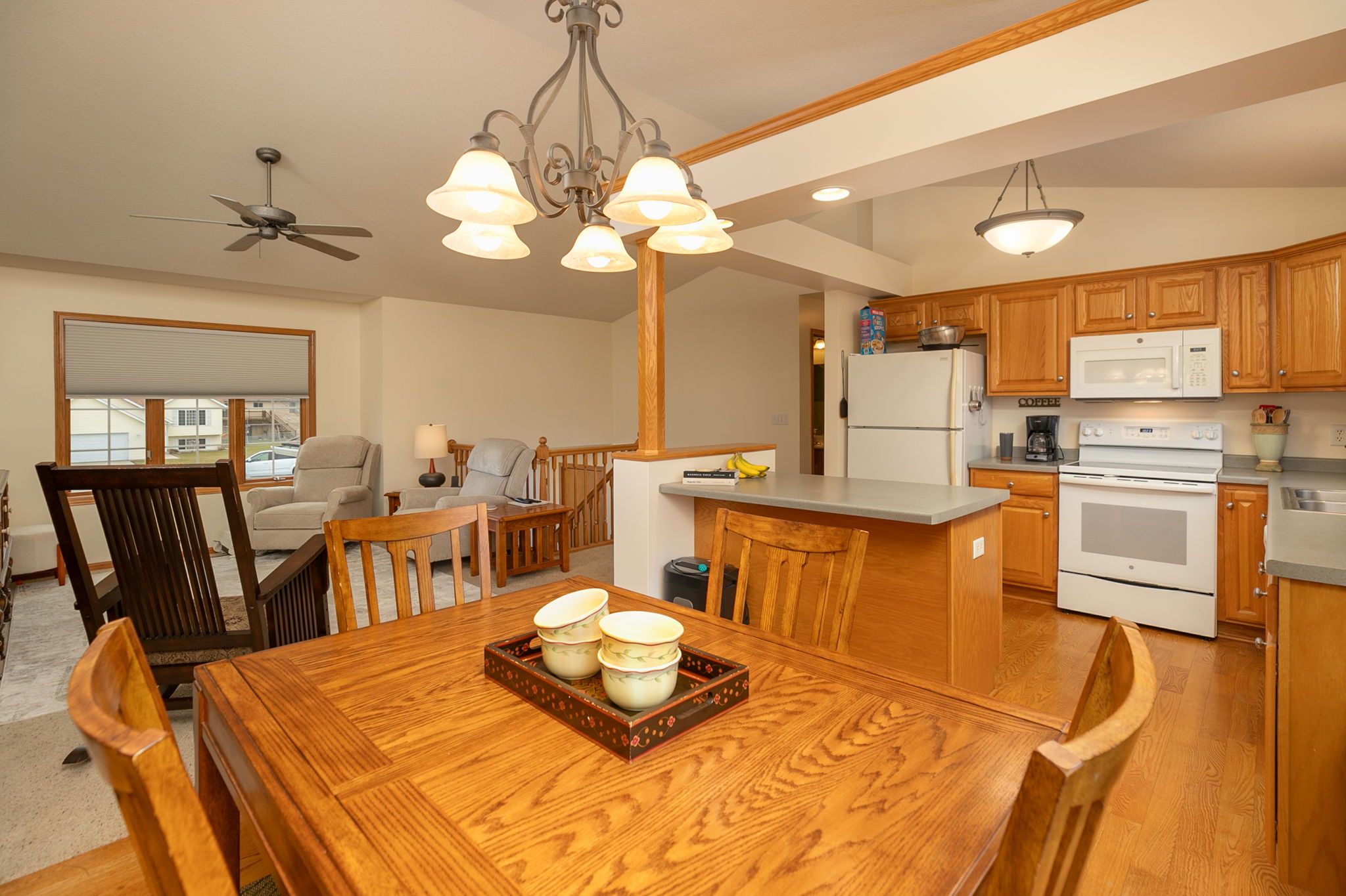 09-Dining Room
