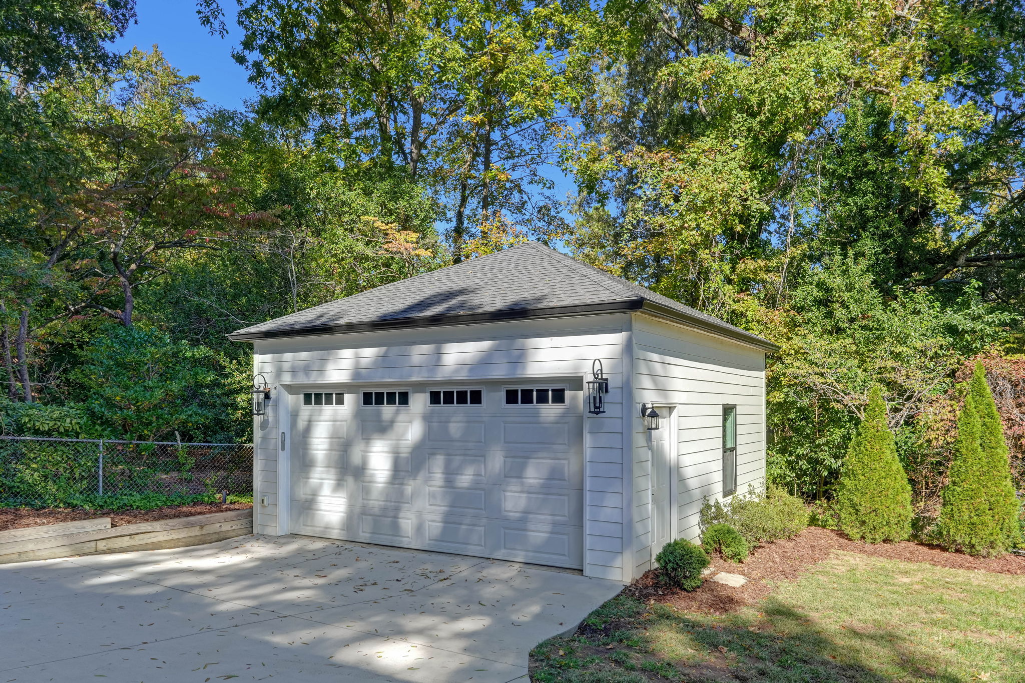 Detached Garage
