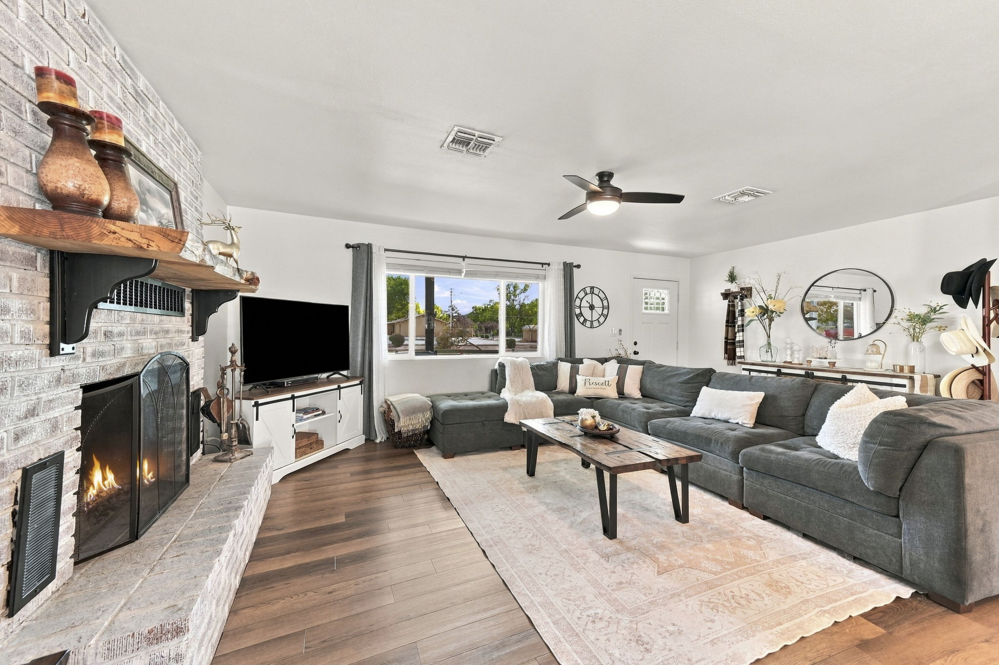 Living Room 4
