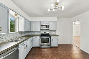Kitchen/Eating Area
