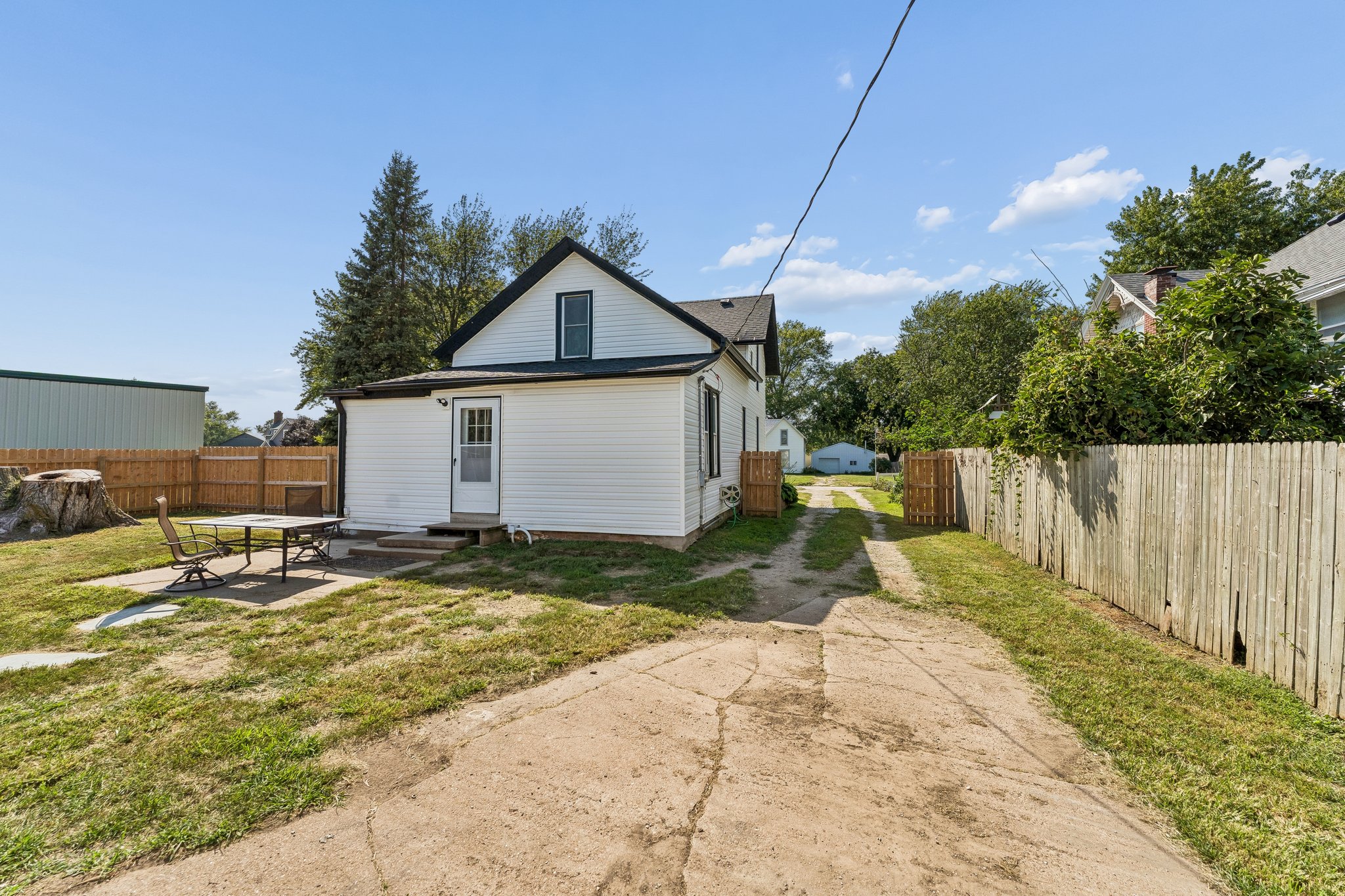 9893 - 904 Main St_027.jpg