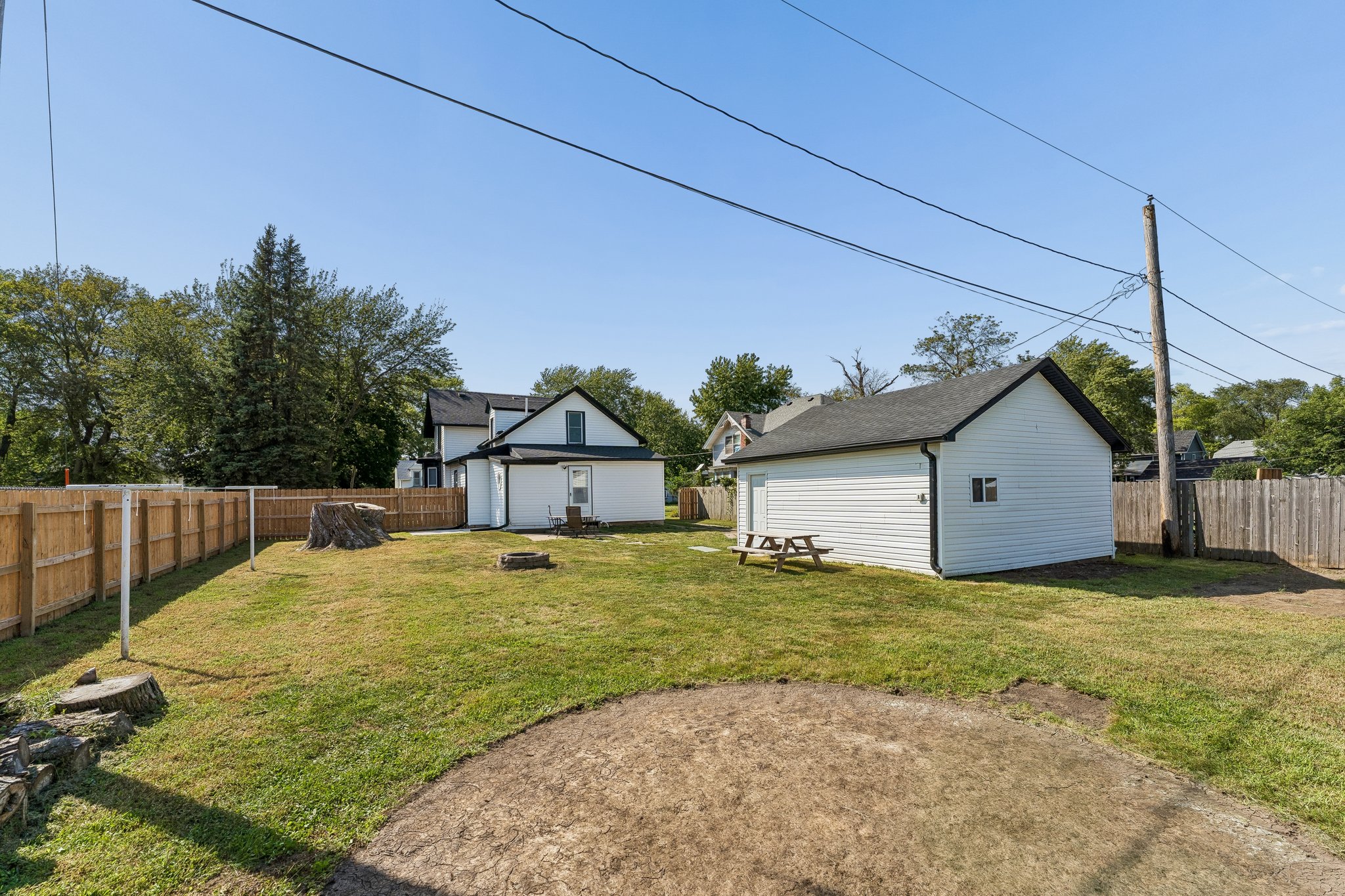 9893 - 904 Main St_030.jpg