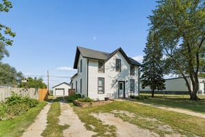 9893 - 904 Main St_001.jpg