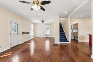 9893 - 904 Main St_005.jpg