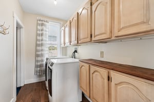 9893 - 904 Main St_023.jpg