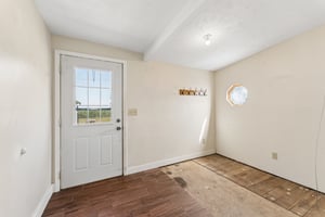 9893 - 904 Main St_024.jpg