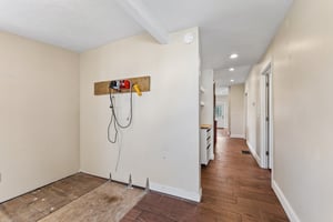 9893 - 904 Main St_025.jpg