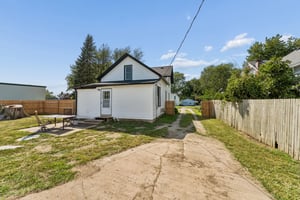 9893 - 904 Main St_027.jpg