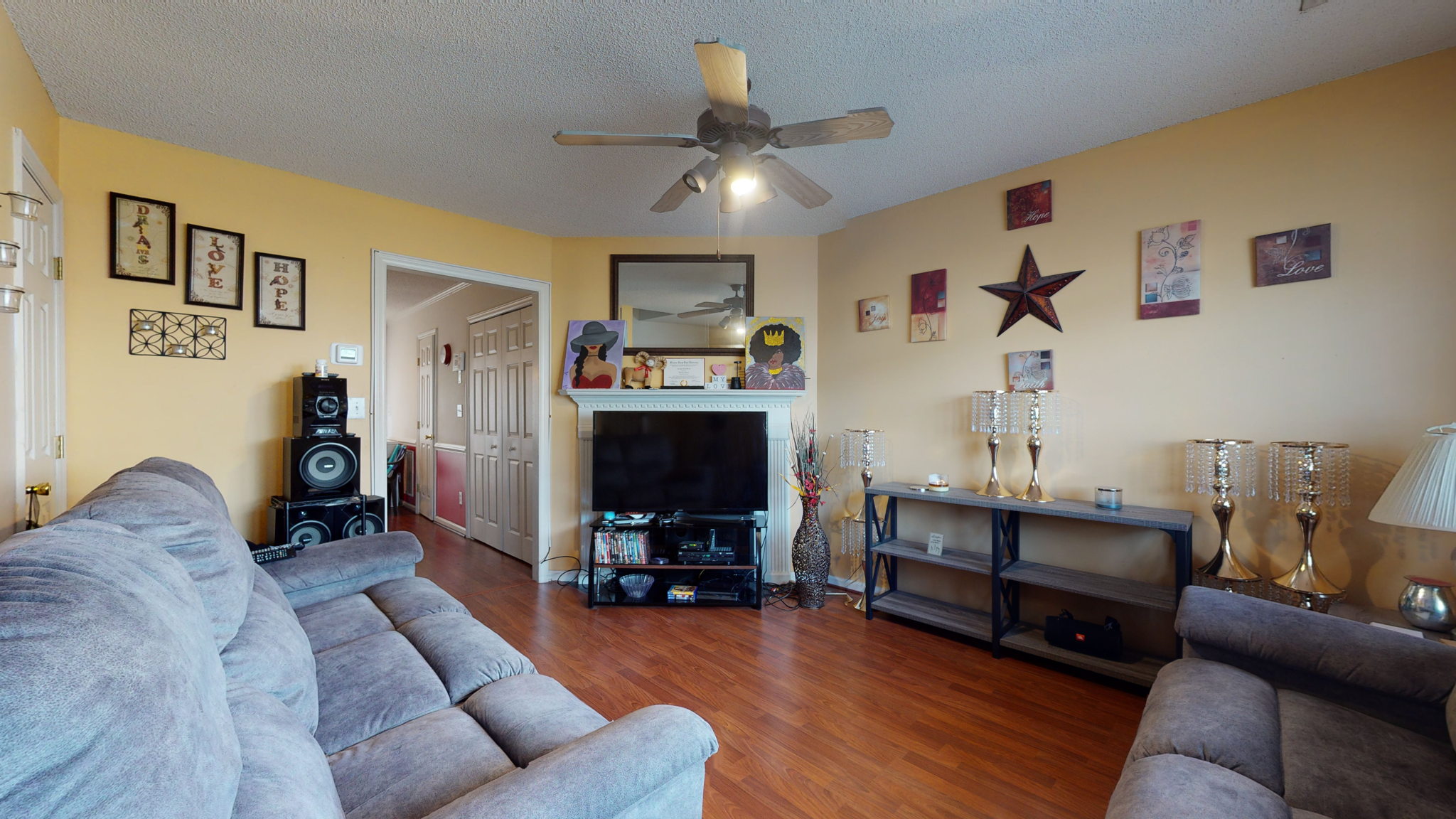  Photo 12