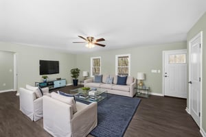 6K1A3000 virtually staged.jpeg