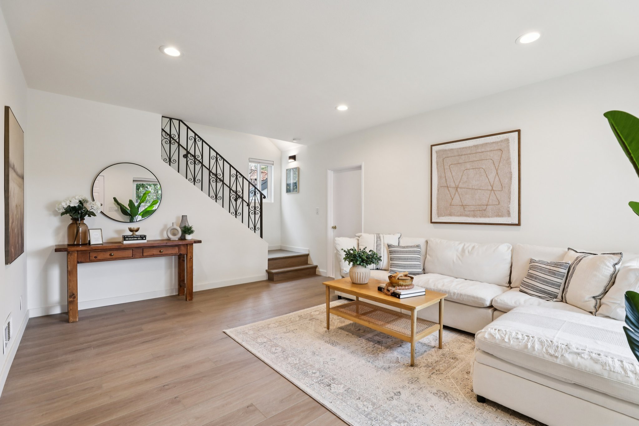 Vincent St-S2502-010.jpg