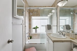 Vincent St-S2502-030.jpg